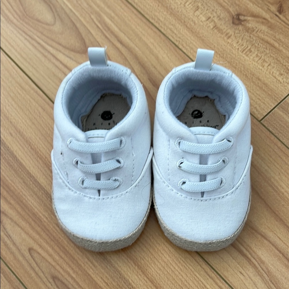 B1G1 🌟 Rise Little Earthling White Baby Walker Sneakers with Soft Material
